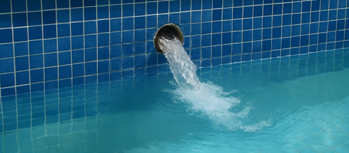 fix hole in pool with water in it